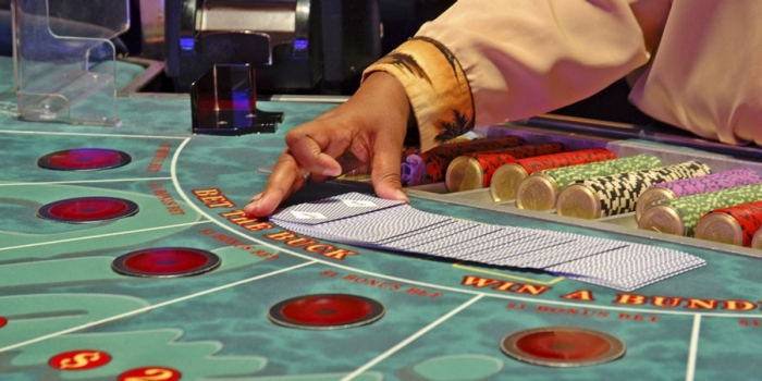 a game of midi baccarat
